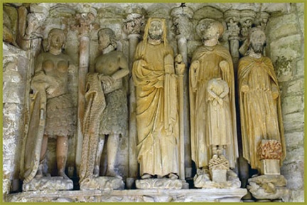 statues300