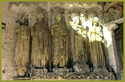 statues2 300